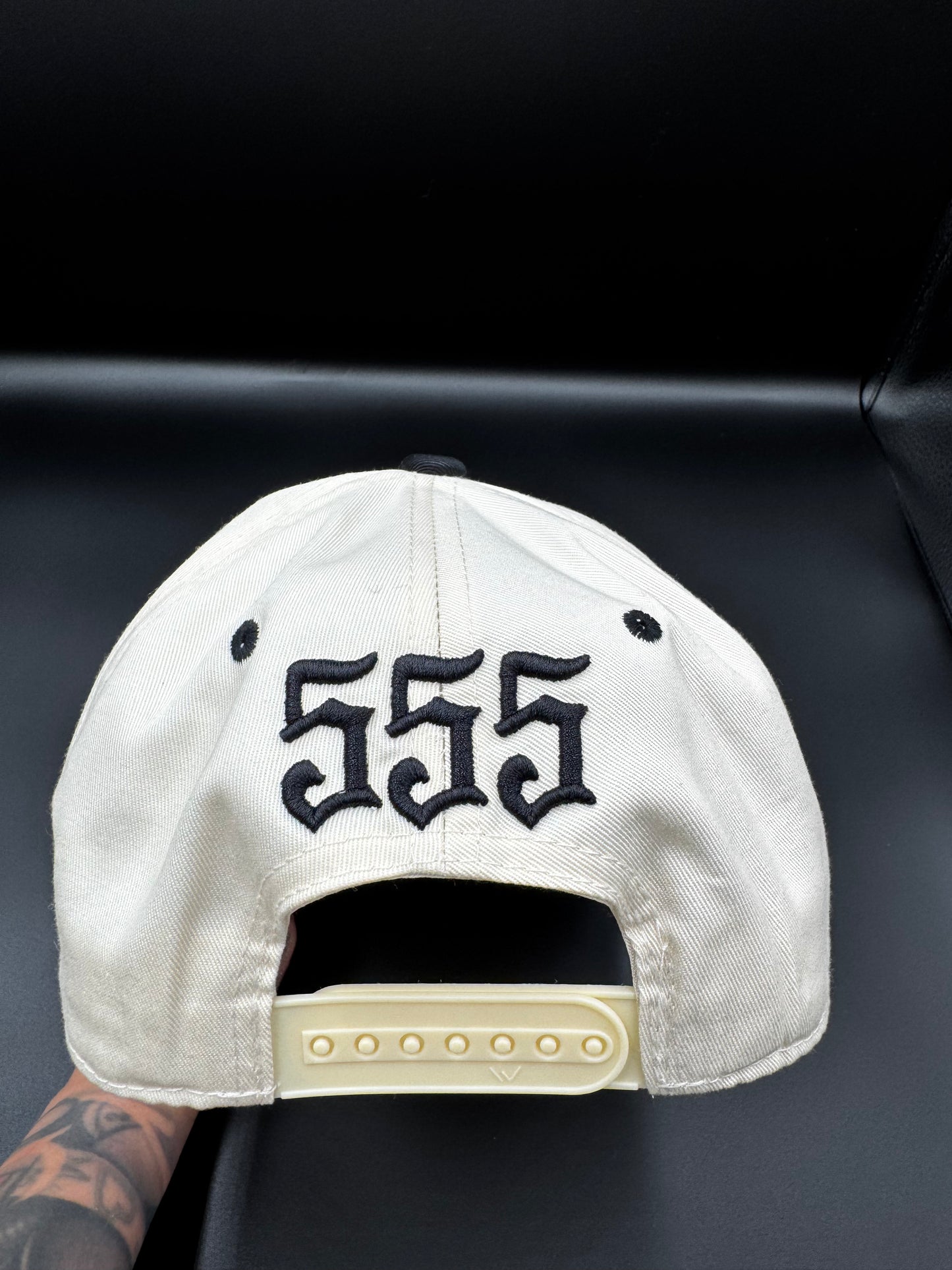 Ascension 555 Snapback – Cream & Black