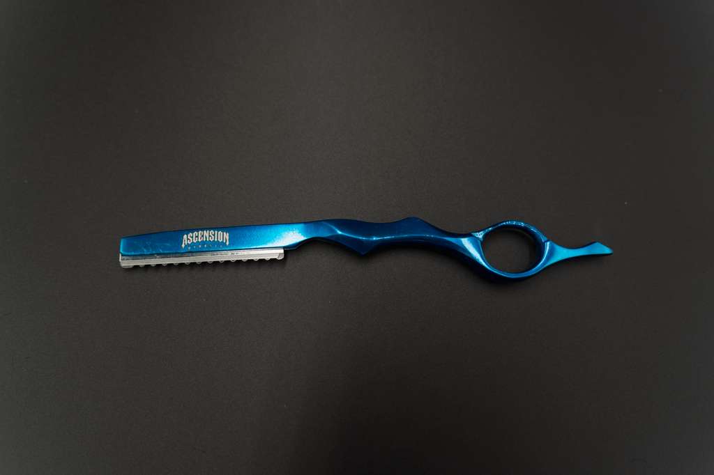 Feather Razor Blue